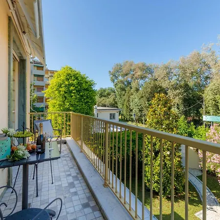 Seaside In The Heart Of * Viareggio