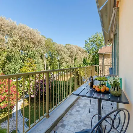 Seaside In The Heart Of Viareggio